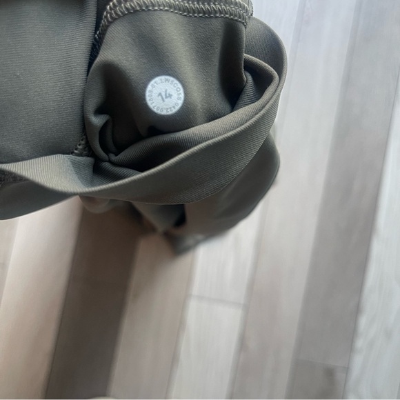 Lululemon Leggings - Picture 6 of 6